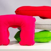 Aero-Rest Comfort: Aufblasbares Nackenhörnchen für entspanntes Branding