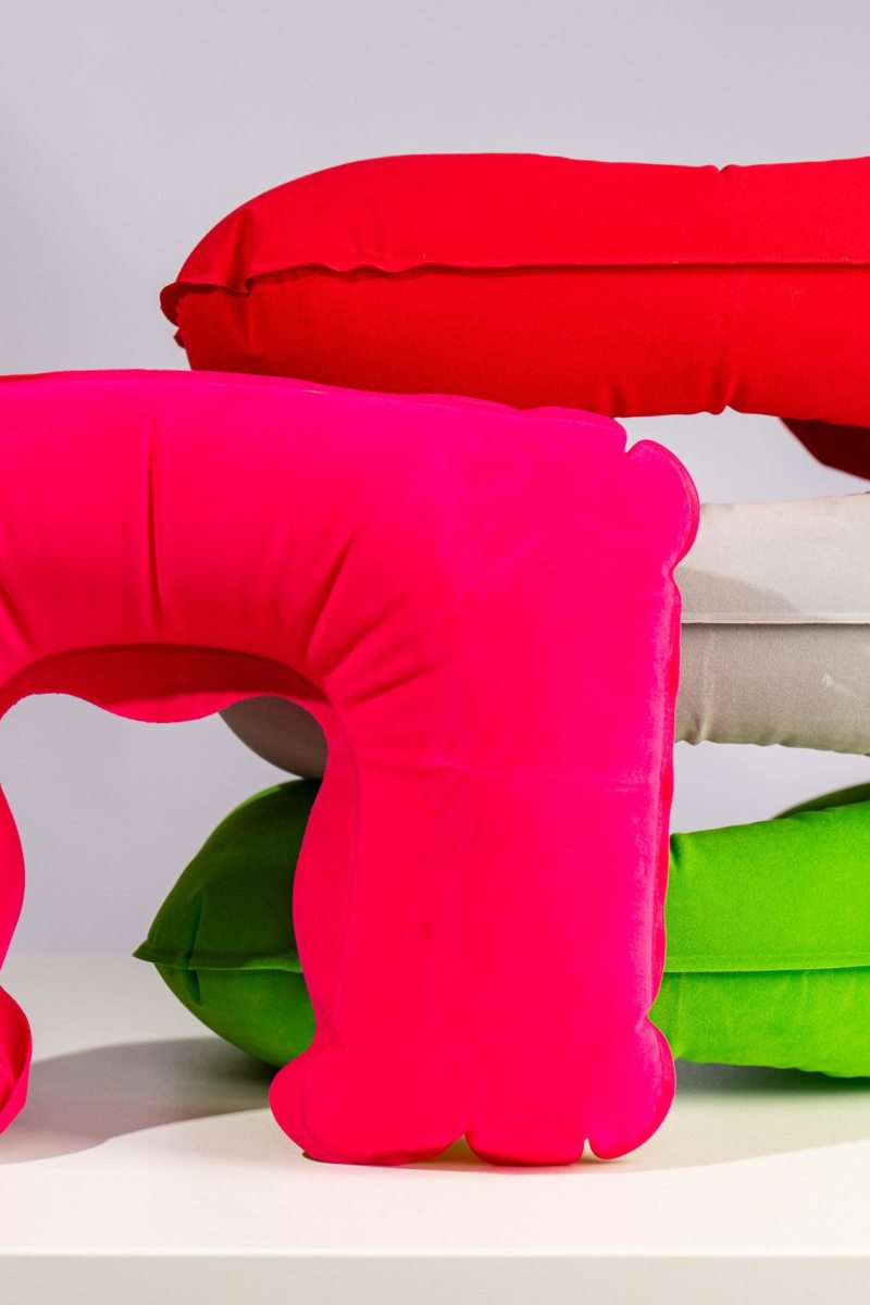 Aero-Rest Comfort: Aufblasbares Nackenhörnchen für entspanntes Branding