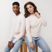 Nachhaltiger Unisex-Rundhalspullover „Pure Comfort“: Branding zum Einkuscheln