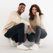 Nachhaltiger Unisex-Rundhalspullover „Pure Comfort“: Branding zum Einkuscheln
