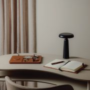 Kompakte LED-Designleuchte „Lumina Touch“: Dein Branding im Rampenlicht