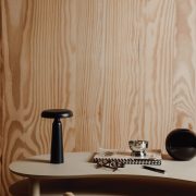 Kompakte LED-Designleuchte „Lumina Touch“: Dein Branding im Rampenlicht