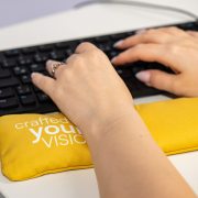 Ergo-Desk Pro: Die professionelle Tastatur-Handauflage für gesundes Arbeiten