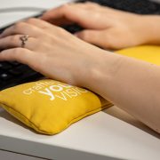 Ergo-Desk Pro: Die professionelle Tastatur-Handauflage für gesundes Arbeiten