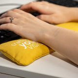 Gelenkstütze Tastatur Senfkörner Custom Bedruckbar Nachhaltig (3)