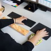 Ergo-Desk Pro: Die professionelle Tastatur-Handauflage für gesundes Arbeiten