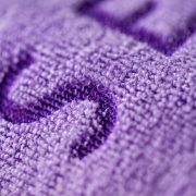 Master-Engrave Performance-Tuch: Haptisches 3D-Branding ohne Farbauftrag