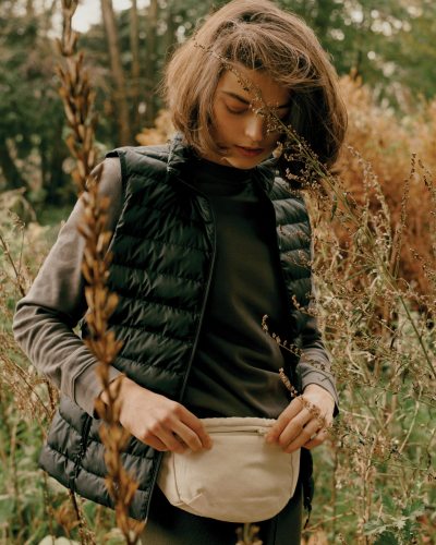 Ungefärbte AWARE™ Gürteltasche: Dein nachhaltiges Statement für Alltag & Event