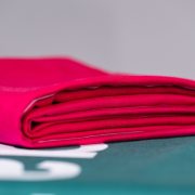 Aero-Soft Ultra-Light Handtuch: High-Tech Performance & All-Over Design