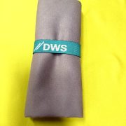 Aero-Soft Ultra-Light Handtuch: High-Tech Performance & All-Over Design