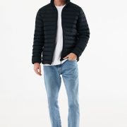 Alpen-Allrounder AWARE™: Die nachhaltige Unisex-Steppjacke für dein Team