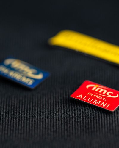 Custom Logo-Pins: Individuelle Anstecknadeln mit Magnet & Trägerkarton