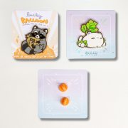 Custom Logo-Pins: Individuelle Anstecknadeln mit Magnet & Trägerkarton