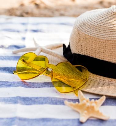 Sommer Sonnenbrille und Hut